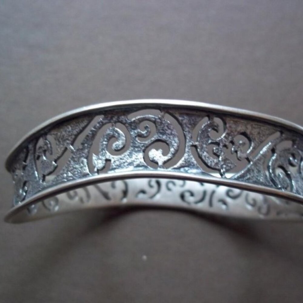 B2082 Retired Silpada Wavy Bangle Bracelet B2082